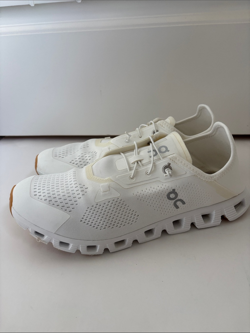 On Cloud 5 Coast Sneakers Athletic Shoes Running White Mens Size 11.5